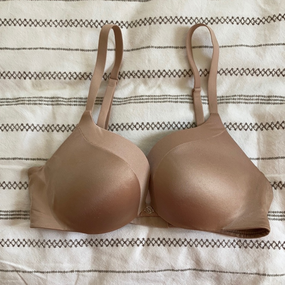 Victoria Secret Fabulous Push Up Bra 32B